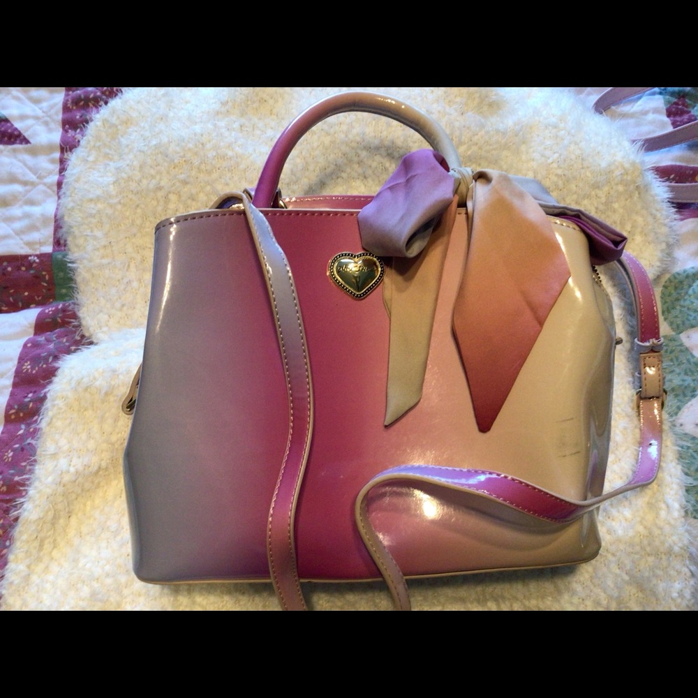 Betsey Johnson ombré hand/shoulder bag with bow